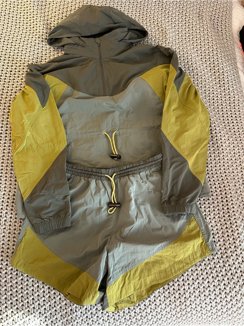 Lululemon Hooded Windbreaker Set in Olive and Chartreuse Sz 4shorts and 6jacket